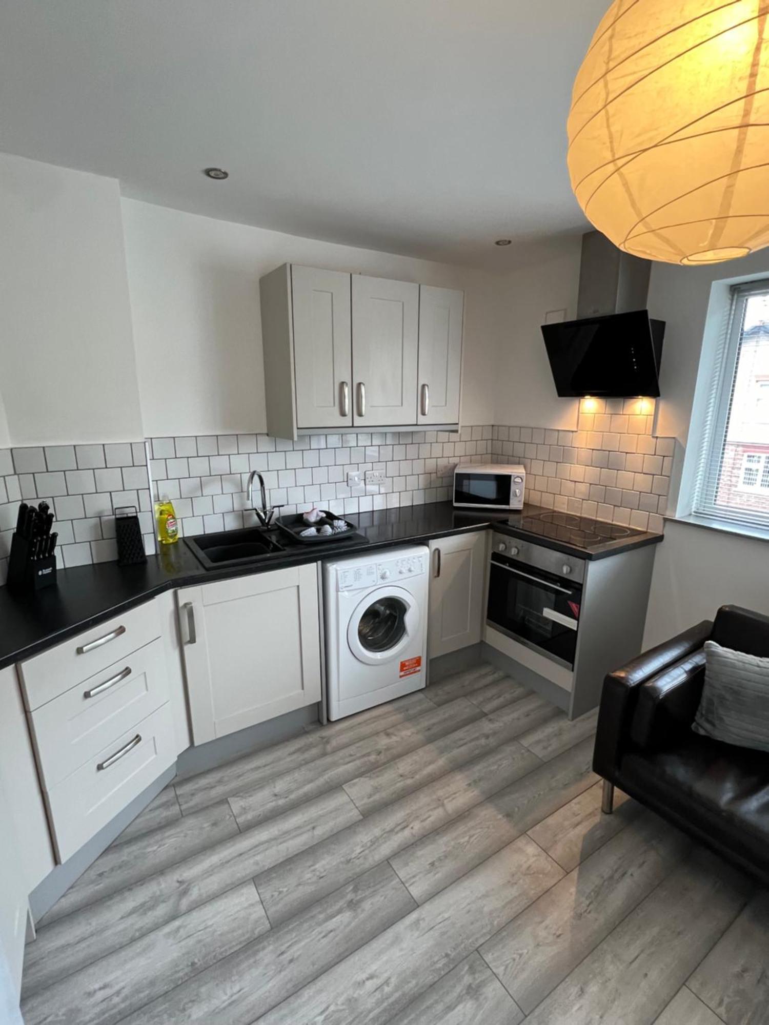 Cosy Modern Apartment Уоррингтон Экстерьер фото