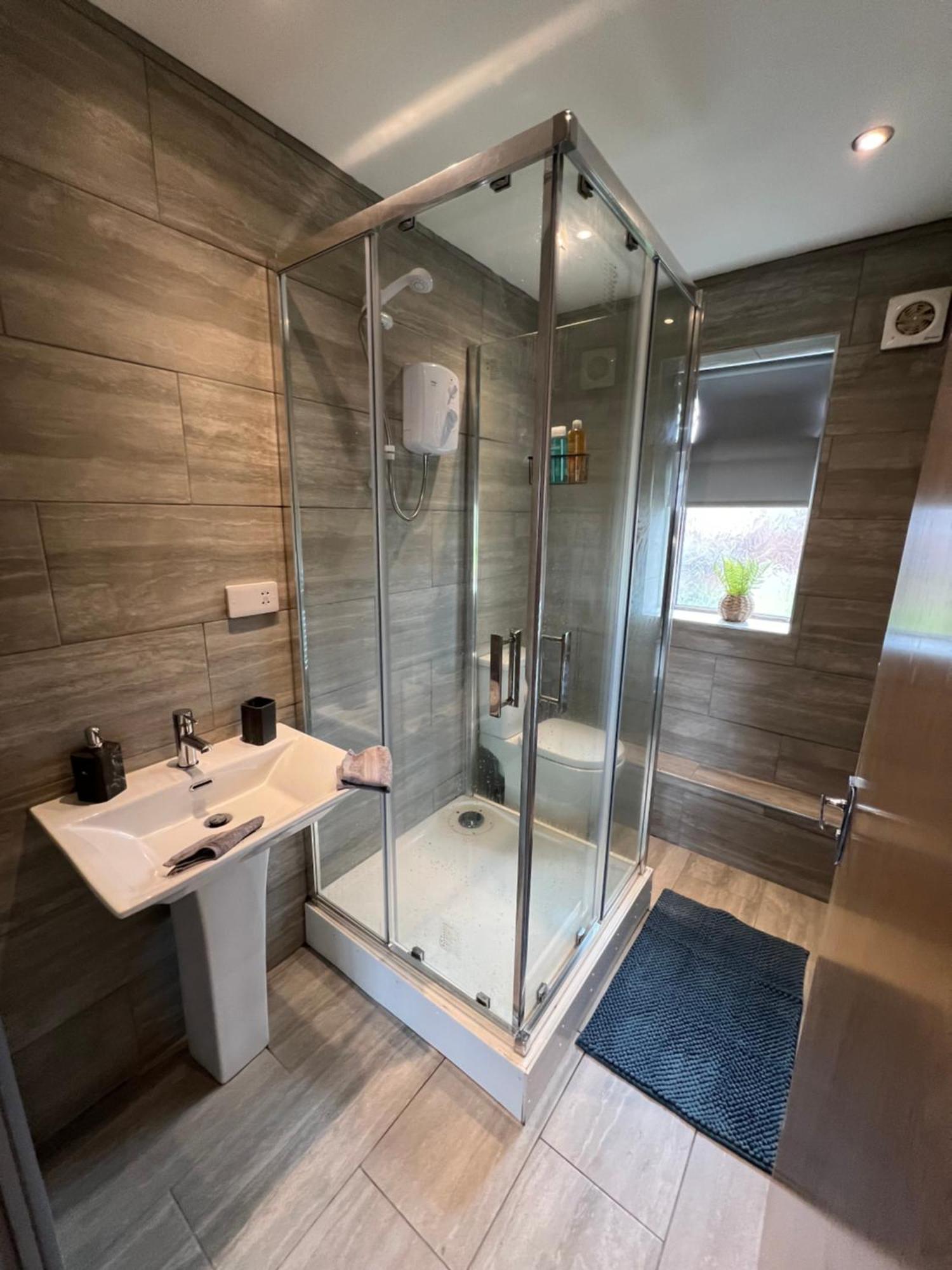 Cosy Modern Apartment Уоррингтон Экстерьер фото