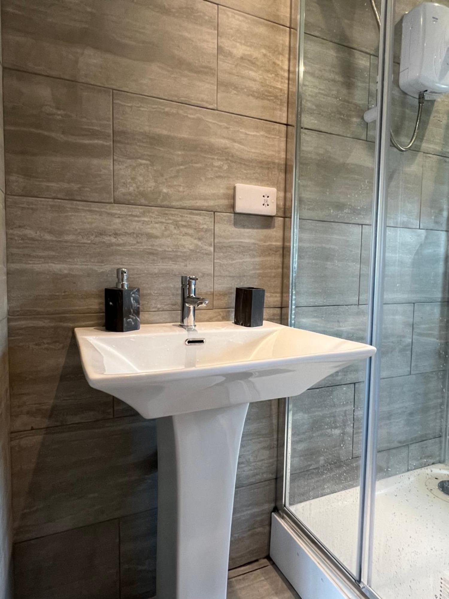 Cosy Modern Apartment Уоррингтон Экстерьер фото