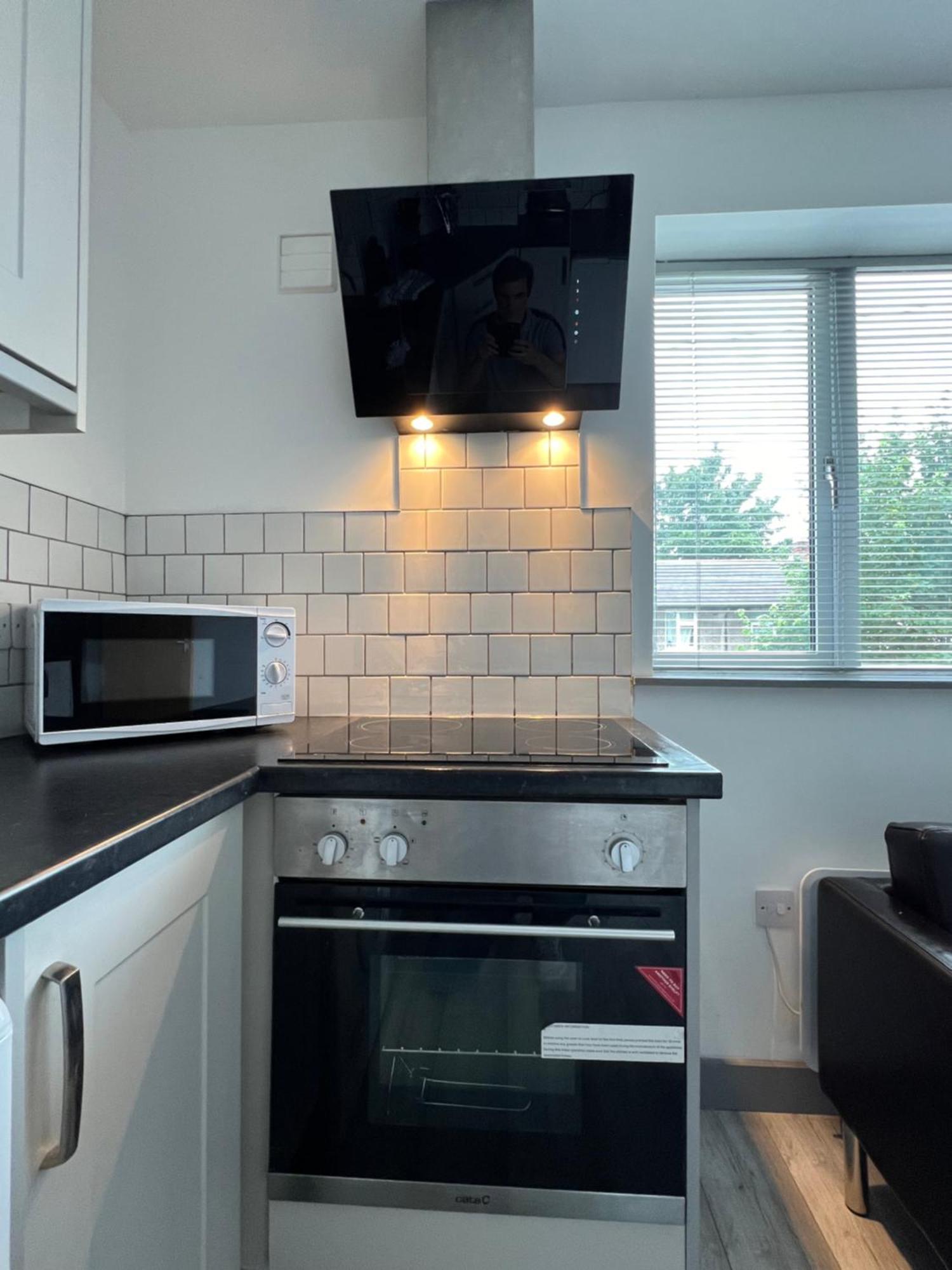 Cosy Modern Apartment Уоррингтон Экстерьер фото